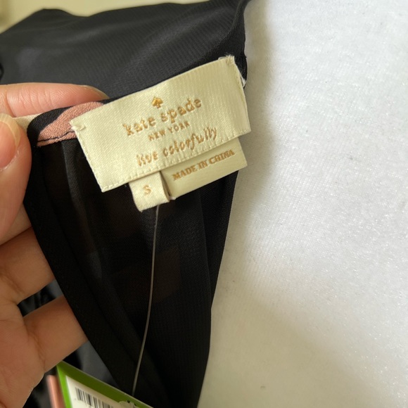 Kate Spade sheer polyester blouse w/ keyhole back. Black and floral - Picture 7 of 8